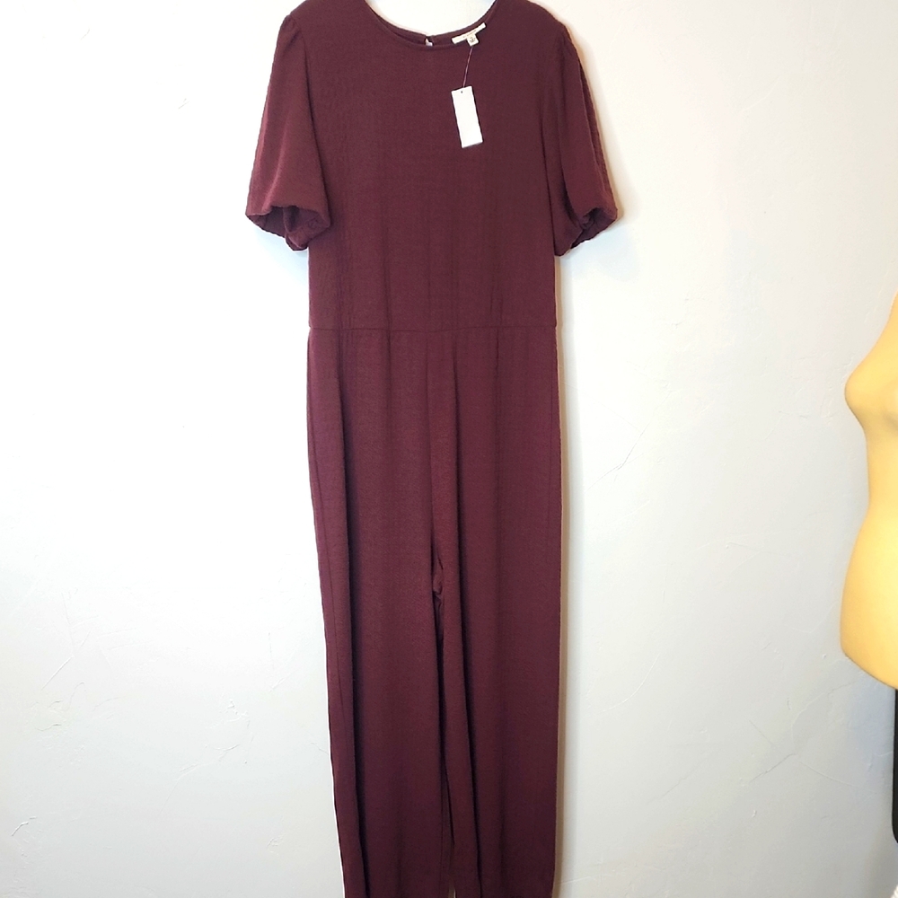 NWT XL STUDIO B maroon Jumper. E80